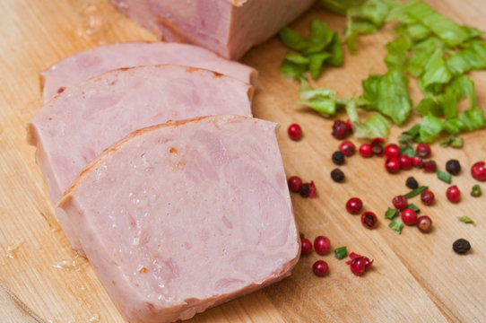 r&ocirc;ti de dindonneau tranch&eacute;