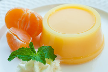 orange pudding with fresh cream