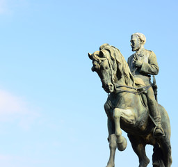 Fototapeta na wymiar Statue representing the General Joan Prim on a horse in Barcelon