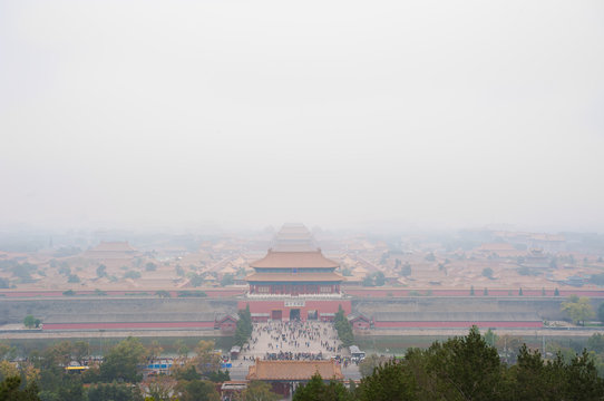 Forbidden City shrouded in pollution from Jingshan Park, Beijing