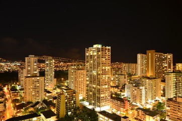 Fototapeta na wymiar Waikiki by night