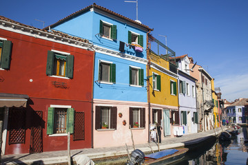 Fototapeta na wymiar Colori e architettura dell'isola di Burano (Venezia)