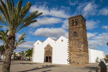 Fototapeta na wymiar Cathedral in La Oliva, Fuerteventura