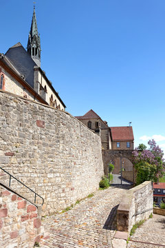 Gymnasium und Kirch Maria-in-vinea, Warburg