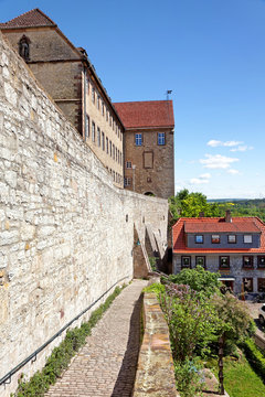 Stadtmauer und Gymnasium Marianum, Warburg
