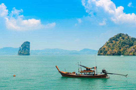 Tranquil ocean view in tropics