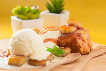 Toast with ice cream