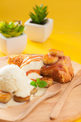 Toast with ice cream