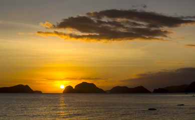 Fototapeta na wymiar sunset on the Philippine Islands