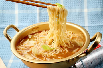 ソロキャンでラーメン