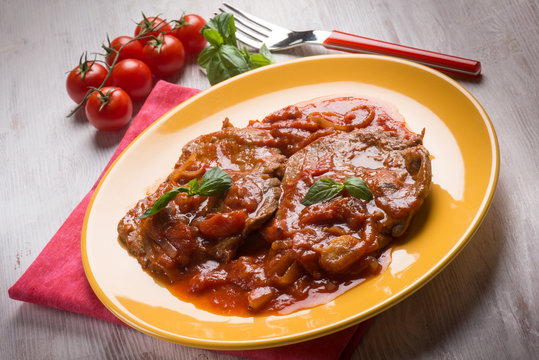 meat  with tomatoes sauce