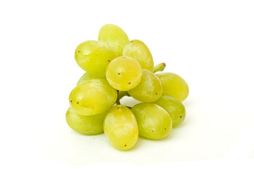 raisin blanc sur fond blanc