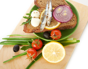 sardines on slice bread