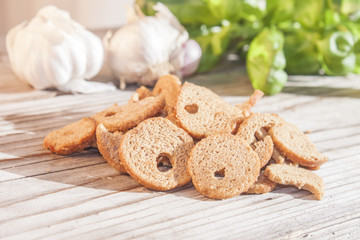 Dry garlic bread