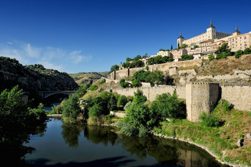 Fototapeta na wymiar Tajo river and the Alcazar, Toledo, Spain