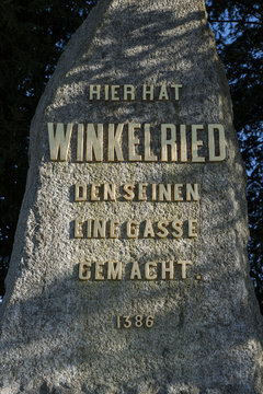 Winkelrieddenkmal bei der Schlachtkapelle ob Sempach, Luzern, Schweiz