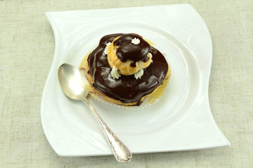 religieuse au chocolat