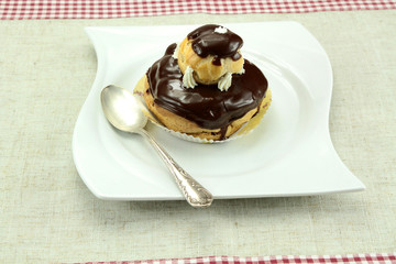 religieuse au chocolat