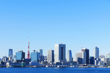 東京タワーと高層ビル群