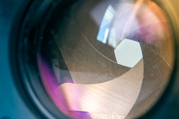Diaphragm aperture with window reflection flare and reflection