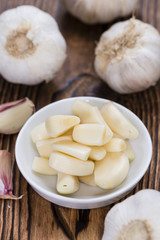 Peeled Garlic (on wood)