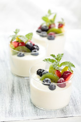Yogurt with berries