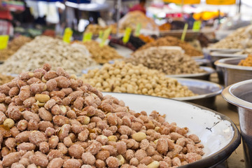 peanuts on market