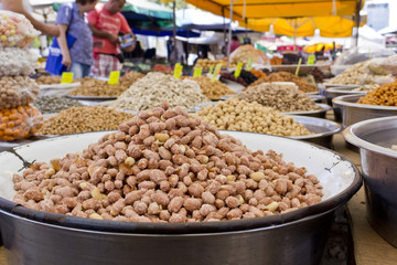 peanuts on market