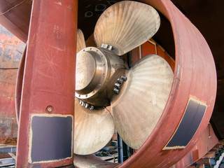 propeller tug