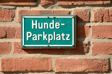 Fototapeta na wymiar Hundeparkplatz