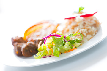 Bulletten, Kartoffeln und Reis