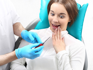 Stomatologia, wyrywanie, dłutowanie chorego zęba