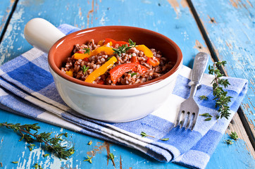 Rice red with paprika and thyme