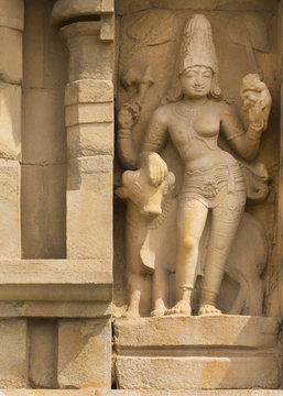 Ardhanareeswarar at Gangaikunda Temple.