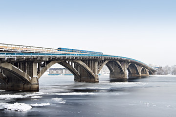 Fototapeta na wymiar Kiev, Subway bridge