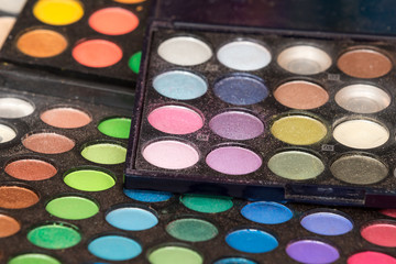 many palettes eye bright shadow