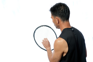 Straightening the strings of the tennis racquet