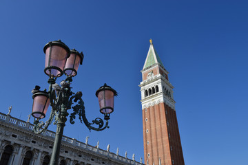 Fototapeta na wymiar Il Campanile di San Marco a Venezia