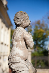 Fototapeta na wymiar Statue of little girl