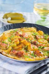 Bauernfrühstück in Eisenpfanne 4