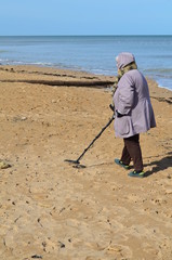 D&eacute;tecteur de m&eacute;taux &agrave; la plage (normandie)