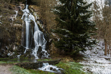 Königshütter Wasserfall im Winter © kentauros