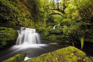Foto auf Acrylglas Kleine Wasserfälle flussabwärts von Mclean Falls, Catlins, Neuseeland © Greg Brave