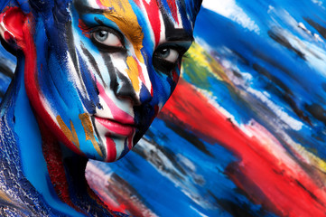 girl in a bright colored paint body art - obrazy, fototapety, plakaty