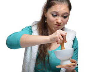 Junge Frau mischt .....