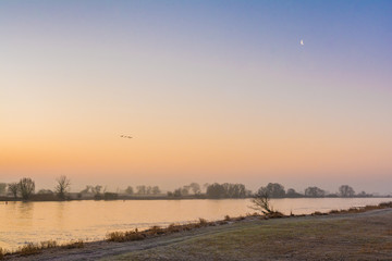 Morgendämmerung über der Elbe/Tangermünde