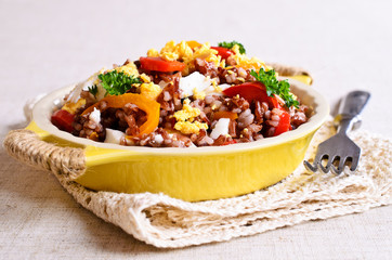 Brown rice with vegetables and eggs