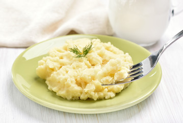 Mashed potato, focus on mashed potato on fork