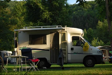 Foto op Plexiglas camper op camping © henkbouwers