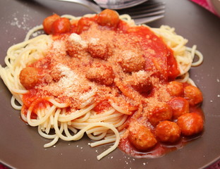 Pasta mit Fleischbällchen